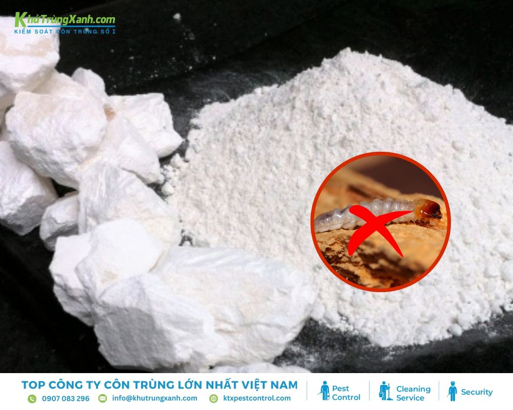 Vôi có tính kiềm rất cao, khi tiếp xúc với cơ thể mọt sẽ gây bỏng rát và làm chúng chết