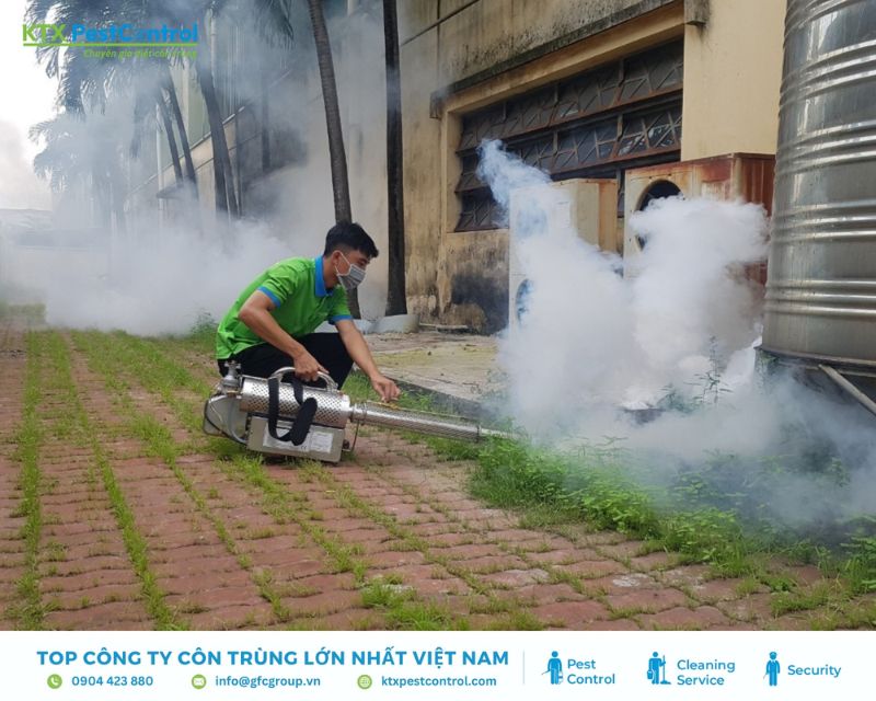 KTX ứng dụng công nghệ phun tồn lưu trong xử lý côn trùng Bình Chánh