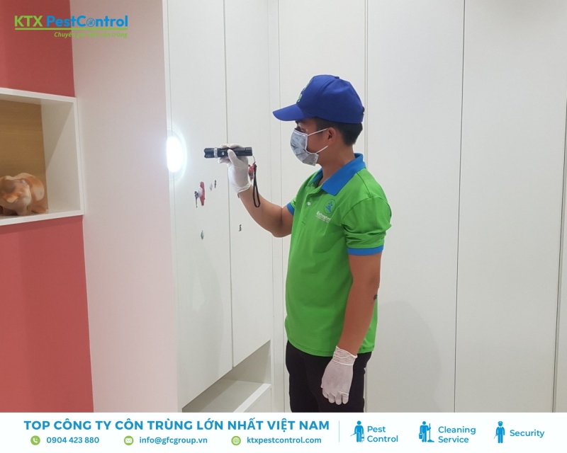 Kỹ thuật viên kiểm tra lại công trình, bàn giao kết quả và theo dõi trong suốt thời gian bảo hành