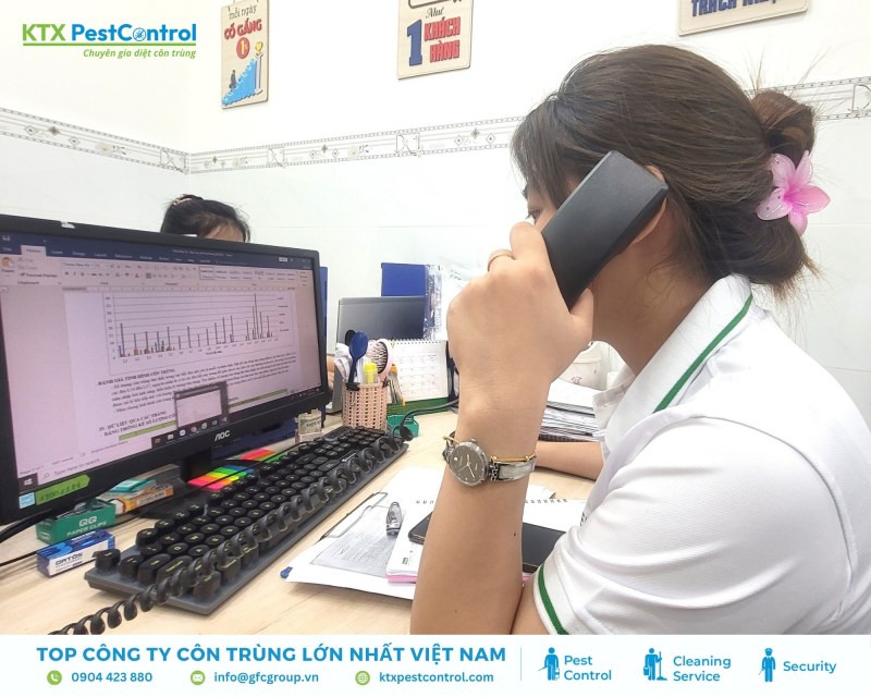 Tư vấn viên ghi nhận yêu cầu và thông tin từ phía khách hàng