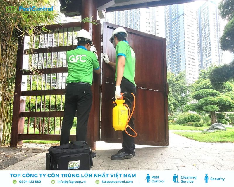 Kỹ thuật viên KTX kiểm tra và bàn giao đầy đủ hồ sơ thi công