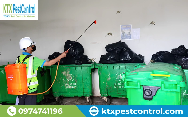 Xử lý muỗi tại khu vực tập kết rác giúp giảm nguy cơ phát sinh muỗi